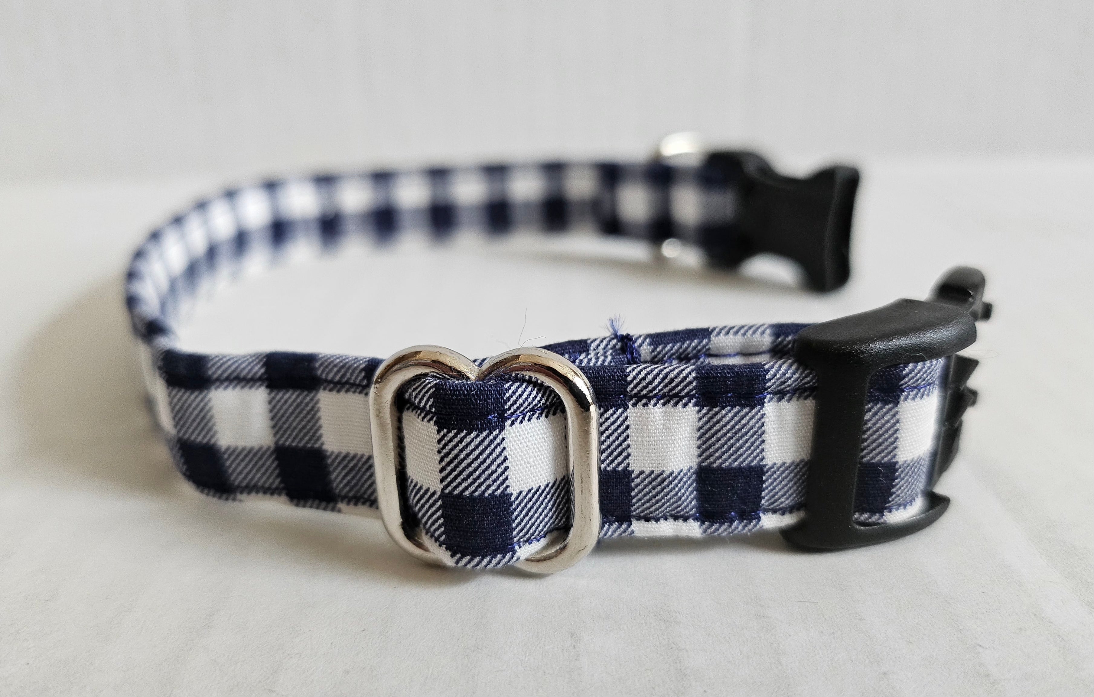 Wag More Gingham Dog Collar Small